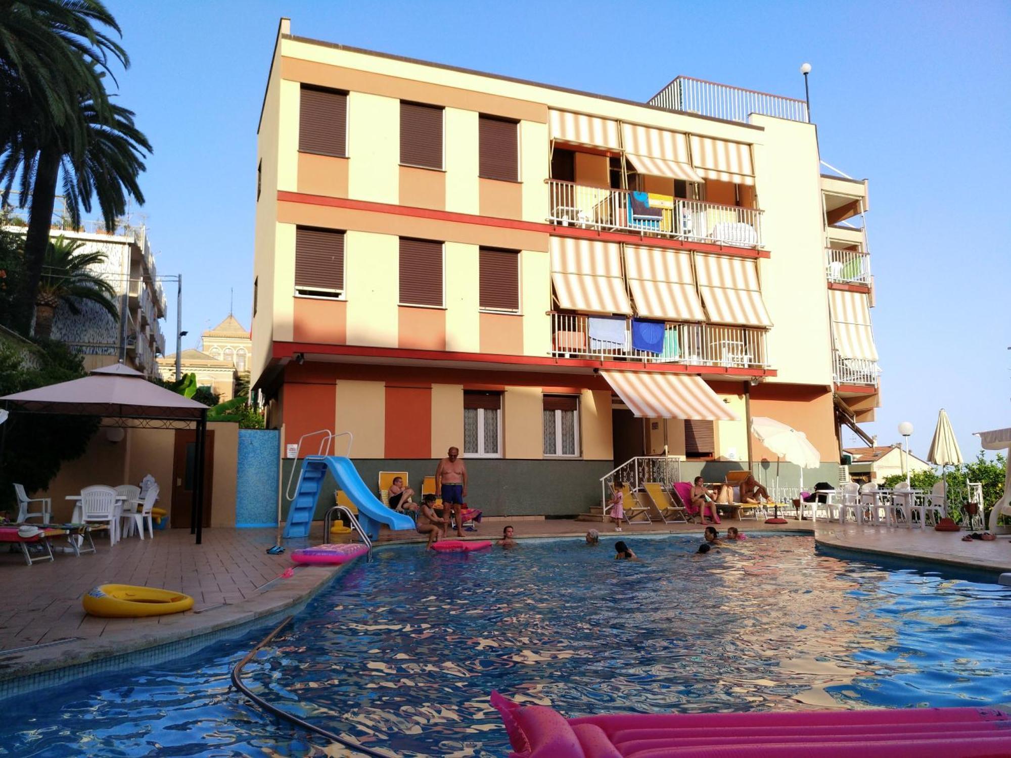 Residence Olivotti Finale Ligure Buitenkant foto