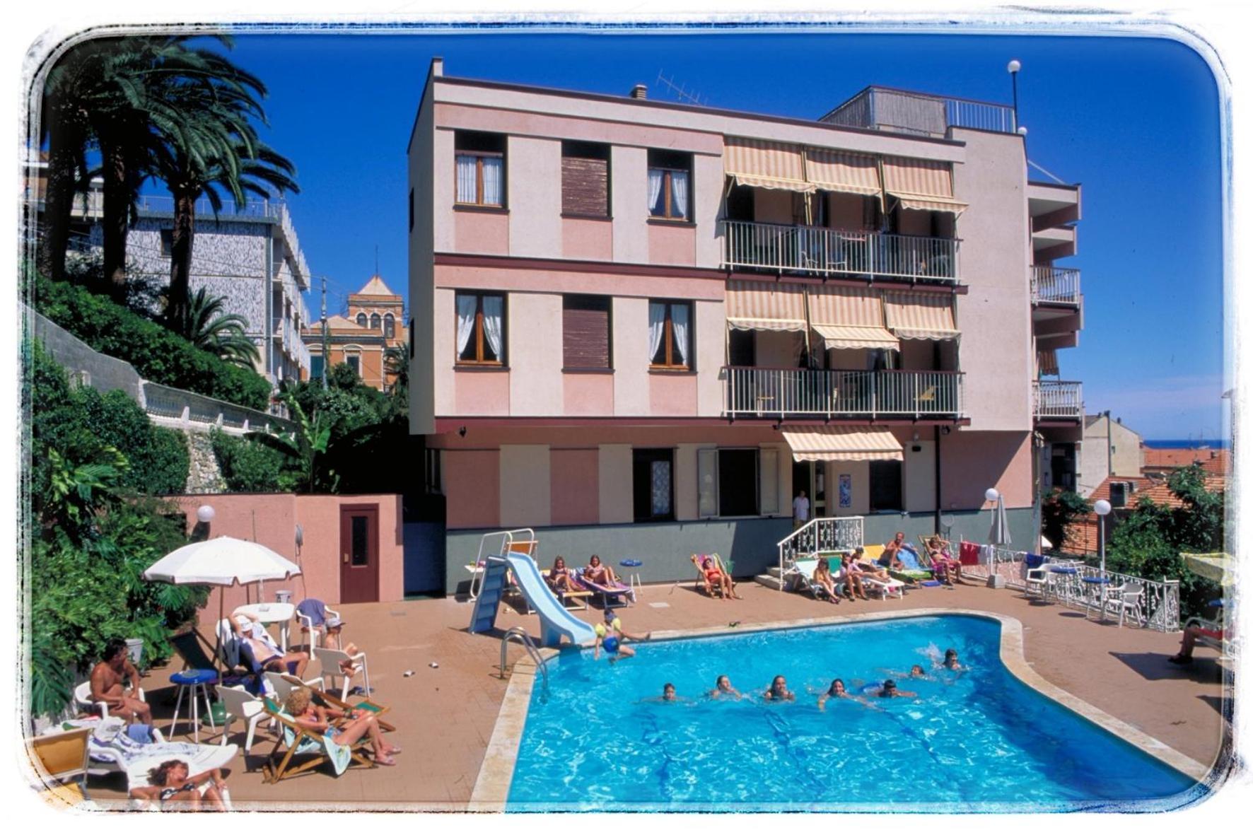 Residence Olivotti Finale Ligure Buitenkant foto